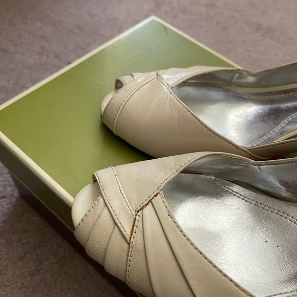 Naturalizer White Heels | Size 7M - Picture 4 of 8